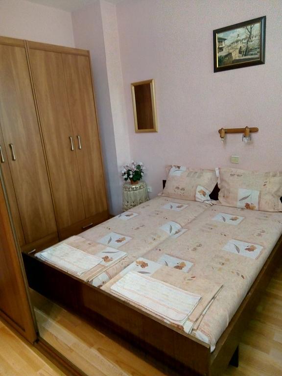 Апартамент Панорамна Гледка Trjavna Buitenkant foto